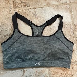 Under Armor Sports Bra Size Large Like New